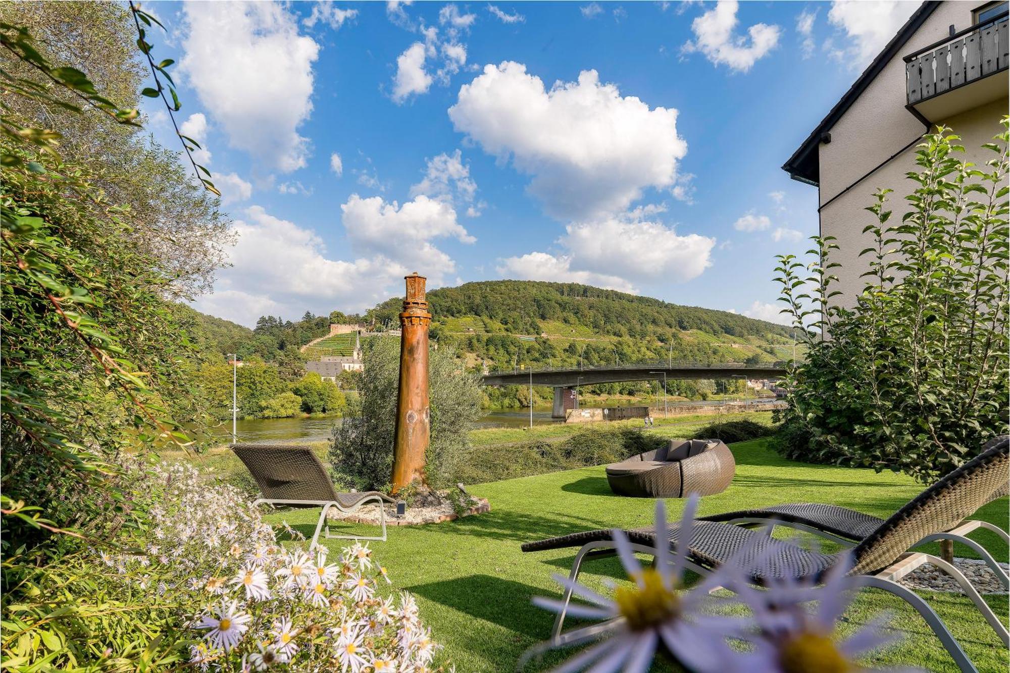 Hotel Straubs Schoene Aussicht Klingenberg am Main Exterior foto